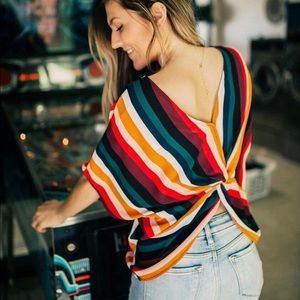 Willow & Root Twist Back Top. NWOT medium